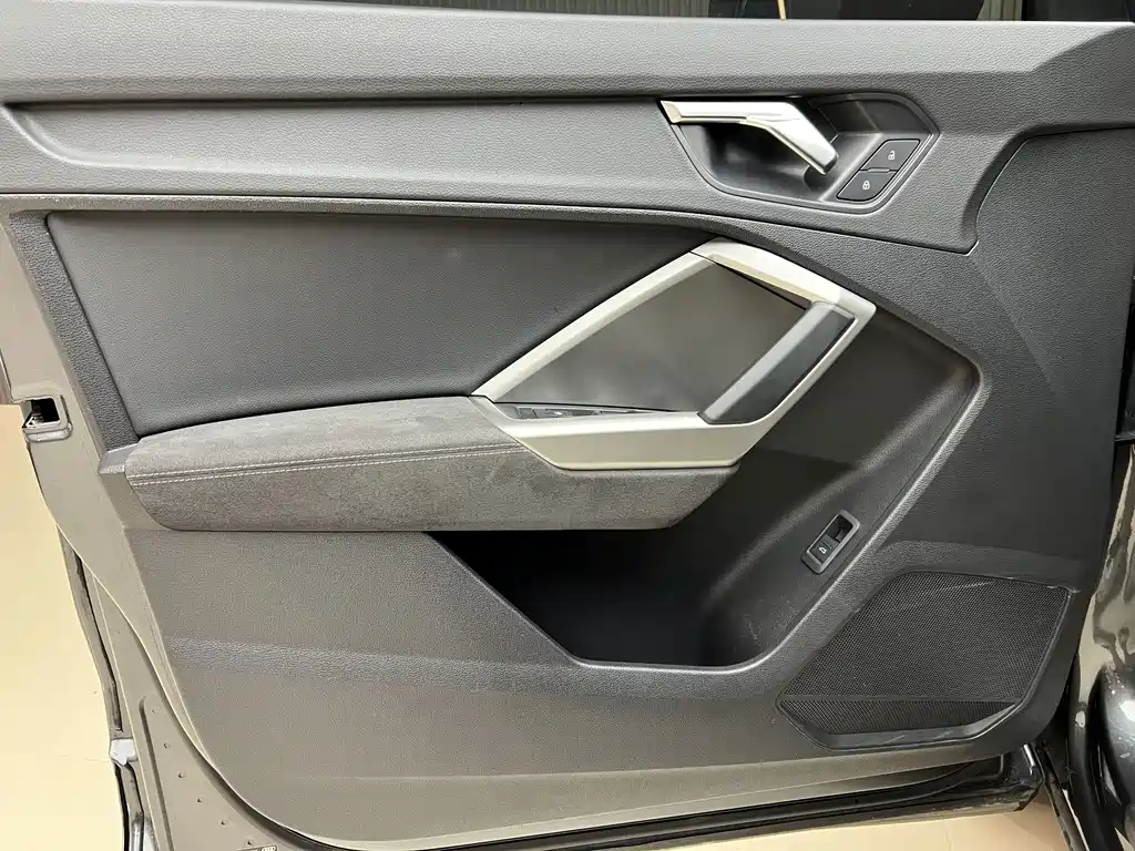 Audi Q3 — миниатюра 12