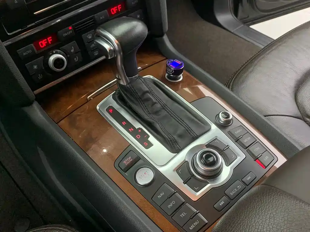 Audi Q7 — миниатюра 13