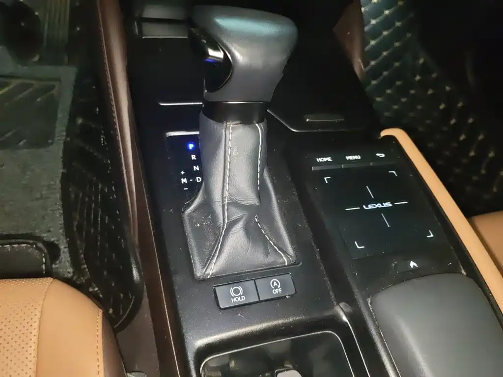 Lexus ES — миниатюра 15