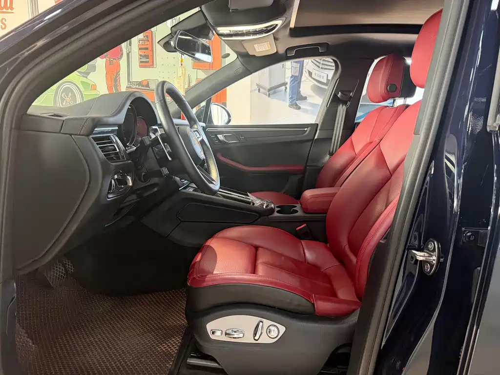 Porsche Macan — миниатюра 6