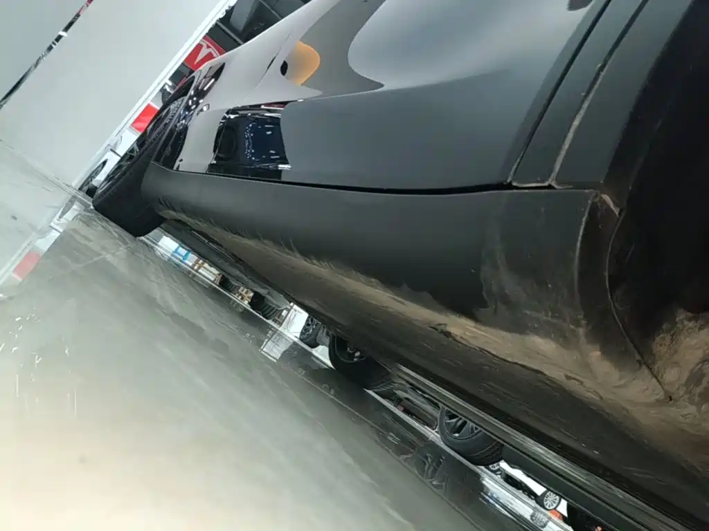 Tesla Model Y — миниатюра 21