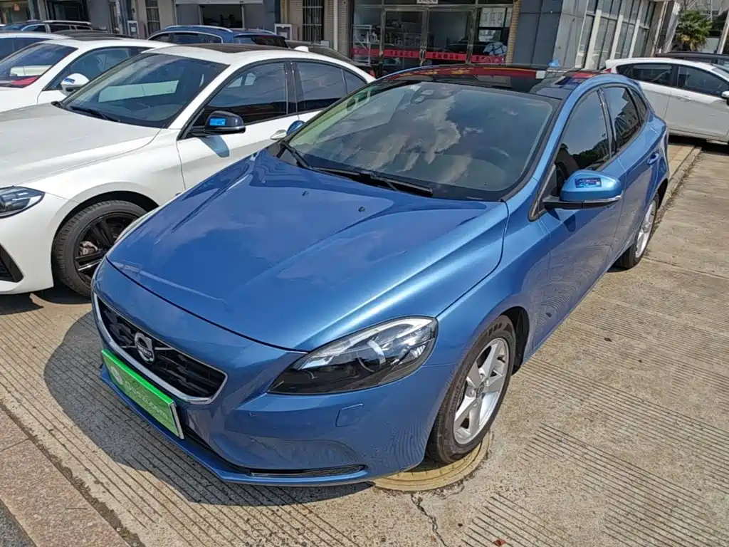Volvo V40
