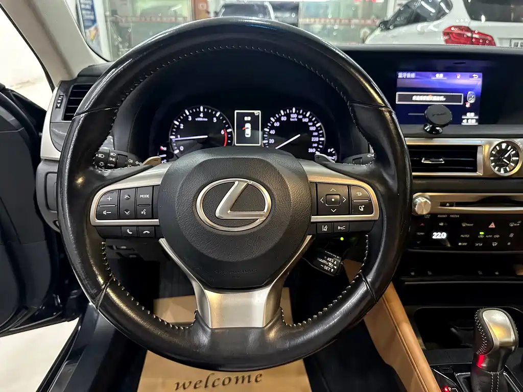Lexus GS — миниатюра 26