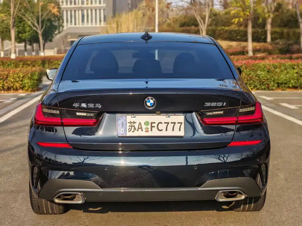 BMW 3 Series - фото 13