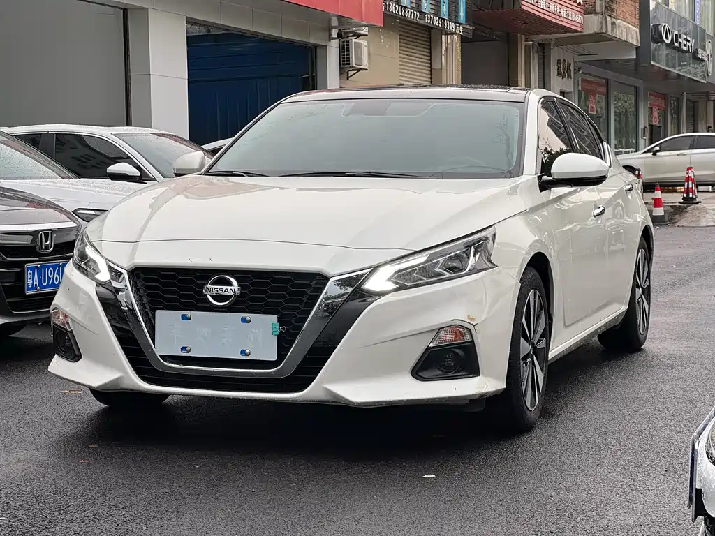 Nissan Teana 2022