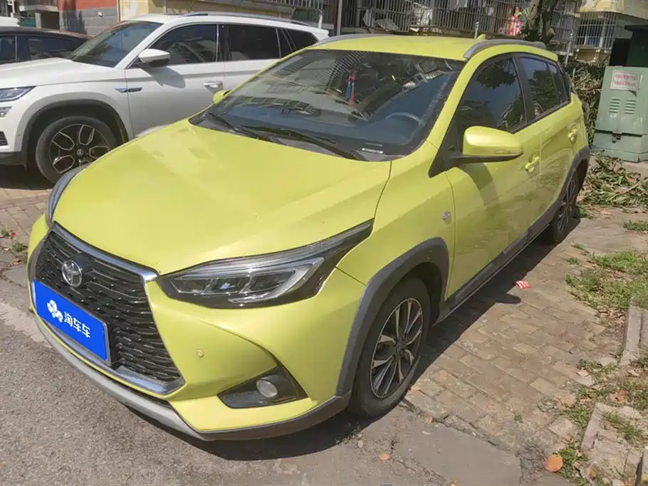 Toyota Yaris L 2021