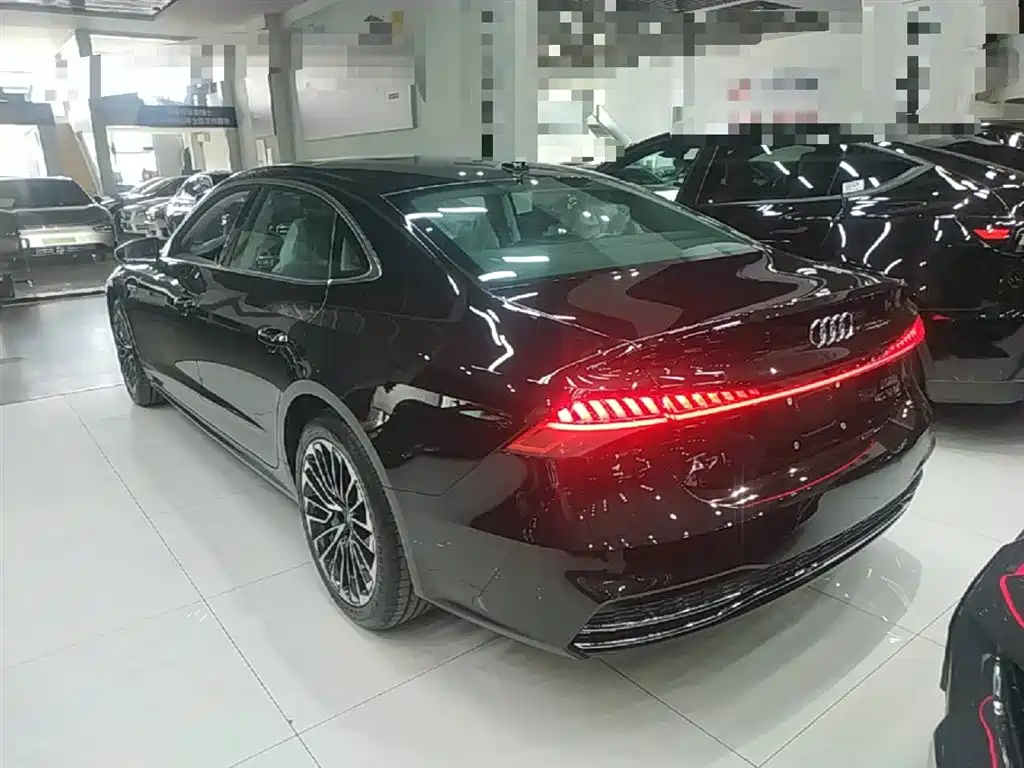 Audi A7L 2025 45 TFSI Luxury
