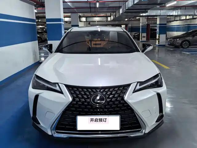 LEXUS UX 2023