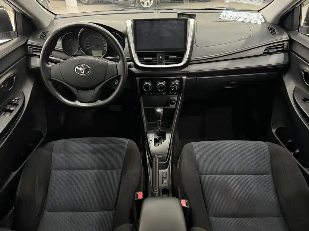 TOYOTA YARIS L TO ENJOY