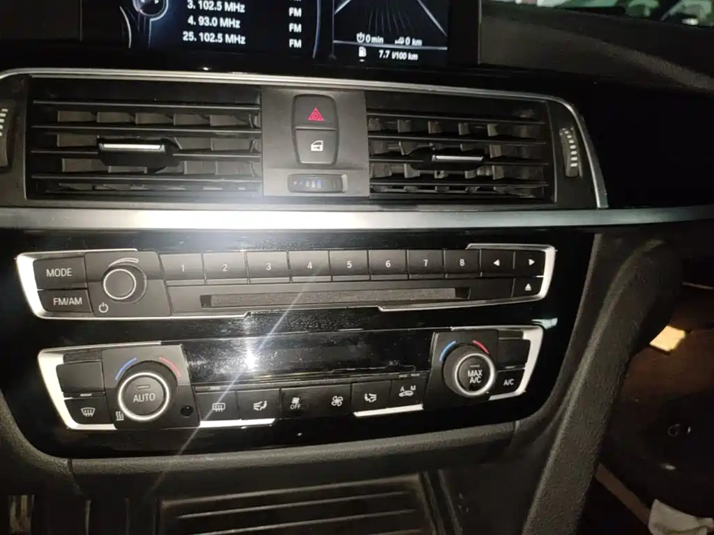 BMW 3 Series — миниатюра 13