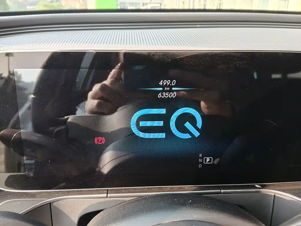 Mercedes-Benz EQC — миниатюра 15