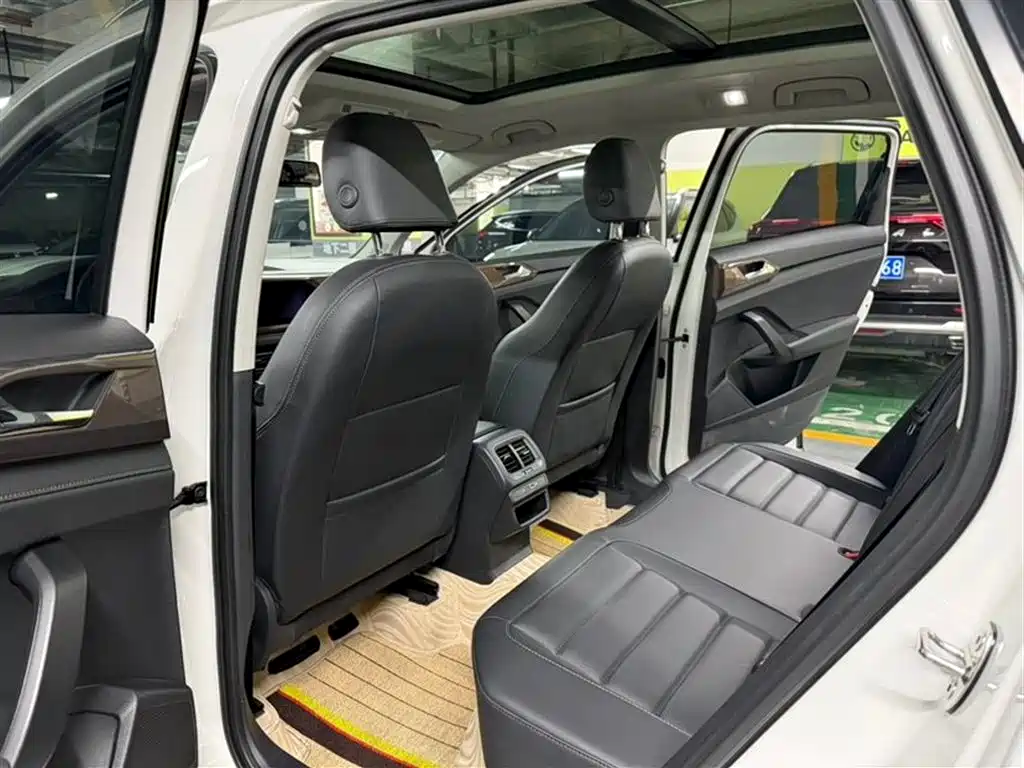 Volkswagen Tharu 2022 280TSI Luxury