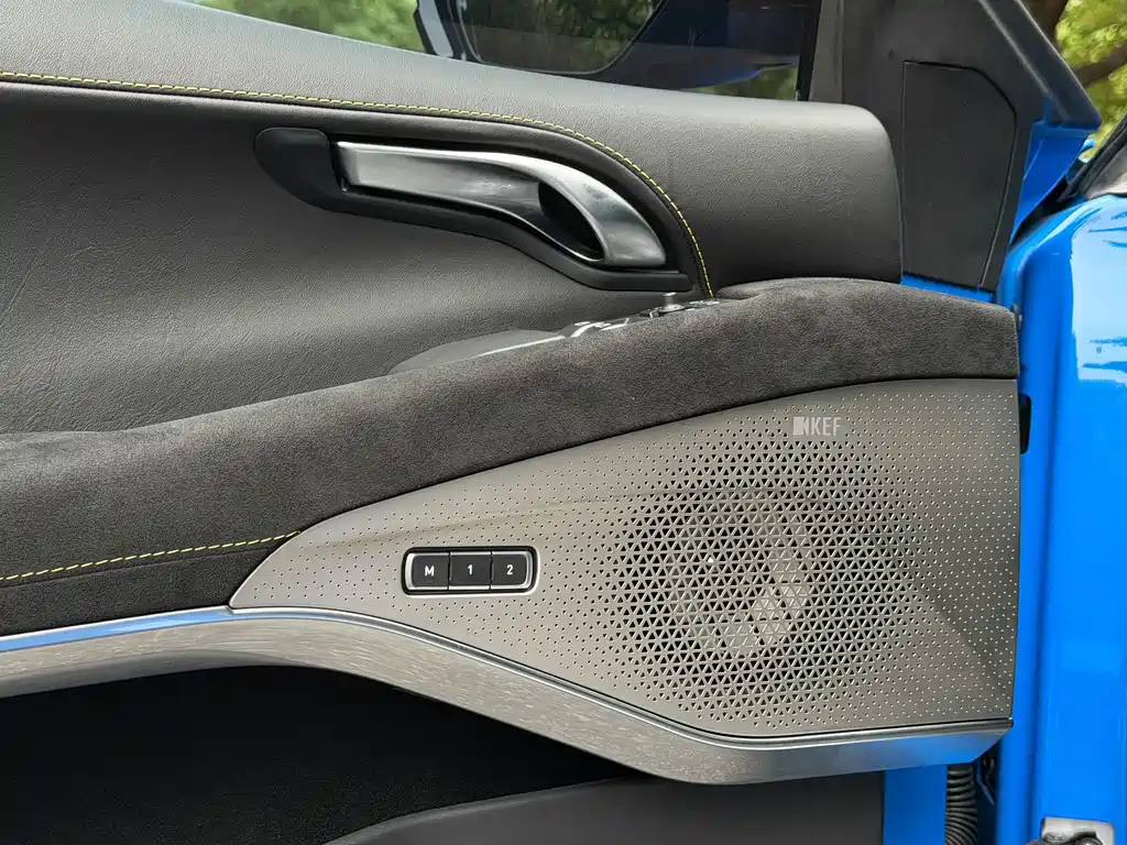 Lotus Emira — миниатюра 14