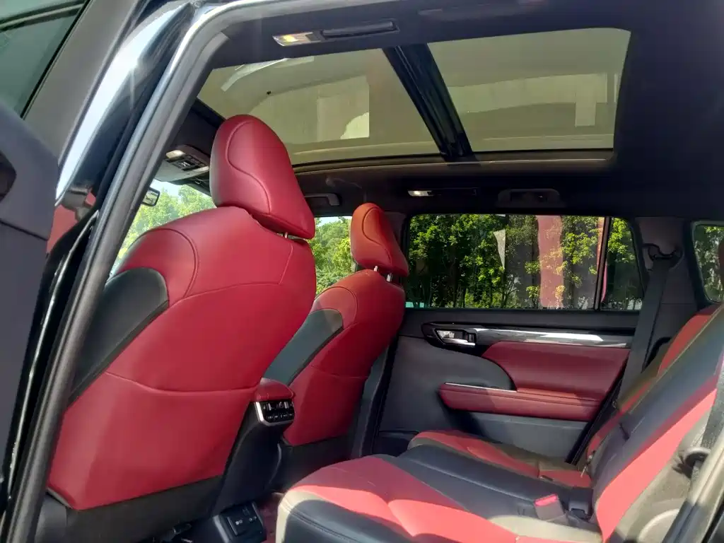 Toyota Crown Kluger — миниатюра 13