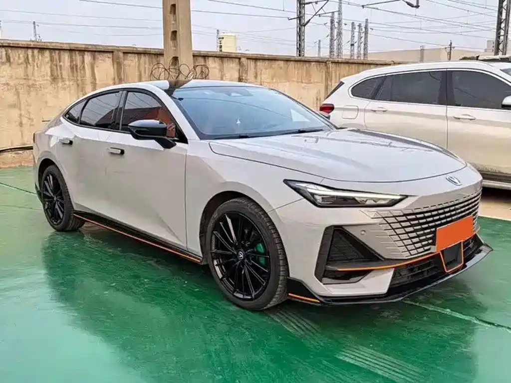Changan UNI-V — миниатюра 3