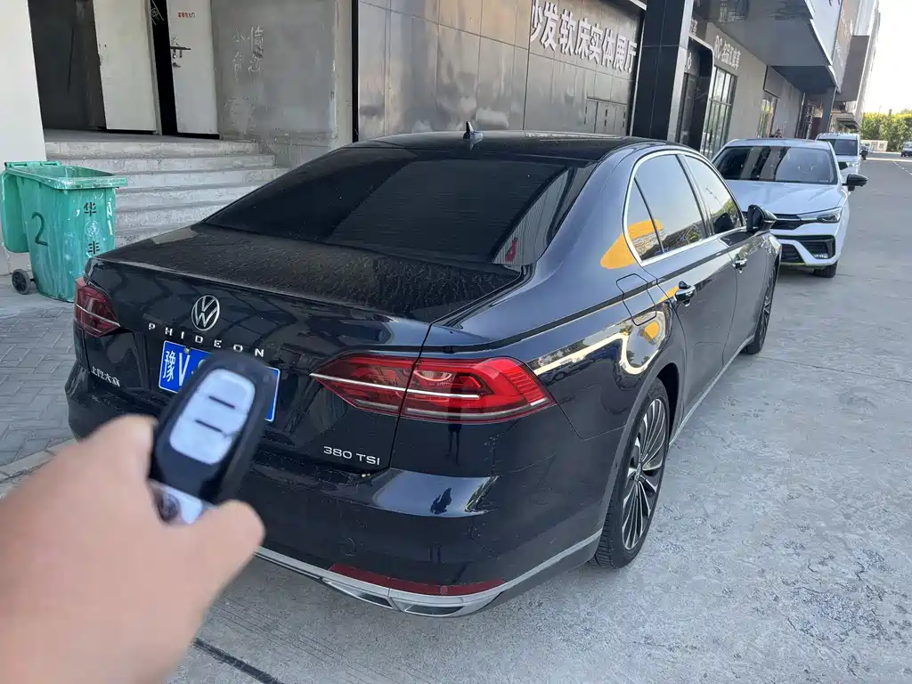 Volkswagen Phideon — миниатюра 3