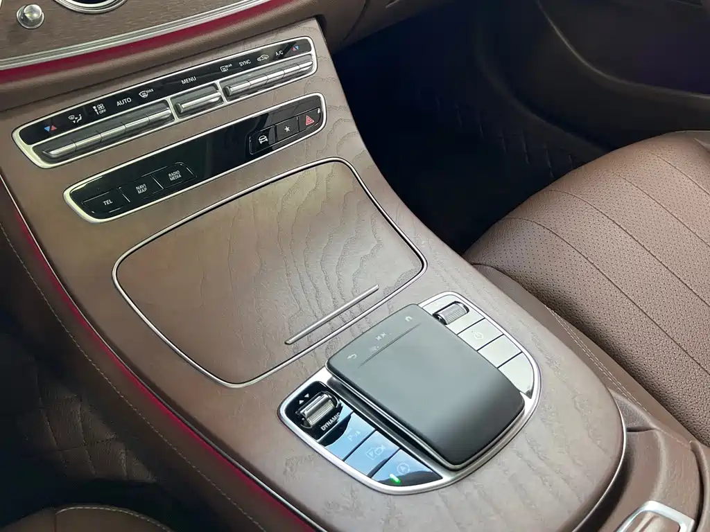Mercedes-Benz E-Class — миниатюра 5