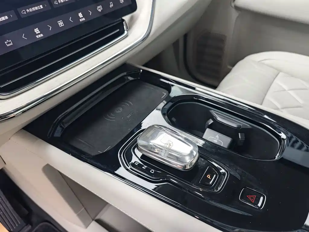 Volvo EM90 — миниатюра 31