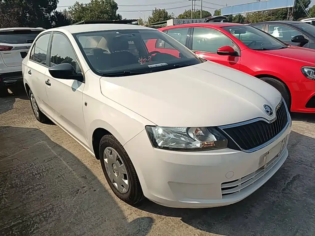 Skoda Rapid — миниатюра 4