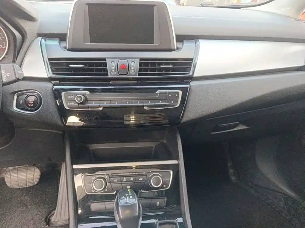 BMW 2 Series Active Tourer — миниатюра 13