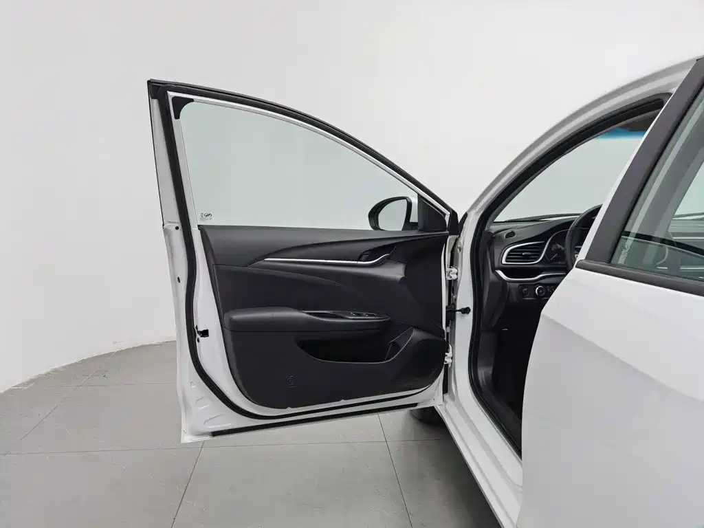 Buick Excelle — миниатюра 8