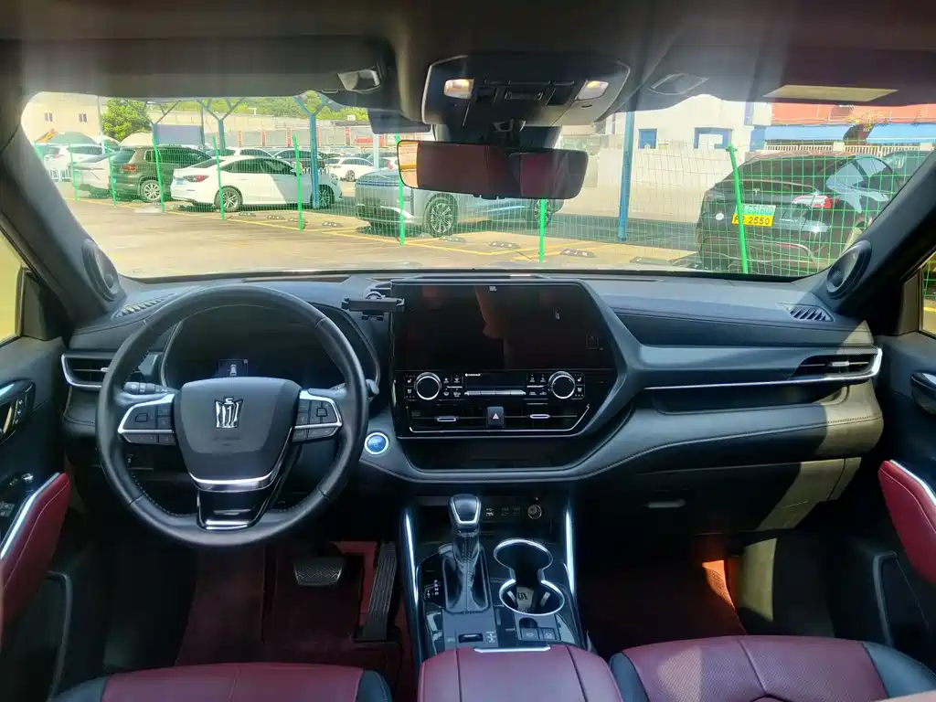 Toyota Crown Kluger — миниатюра 12