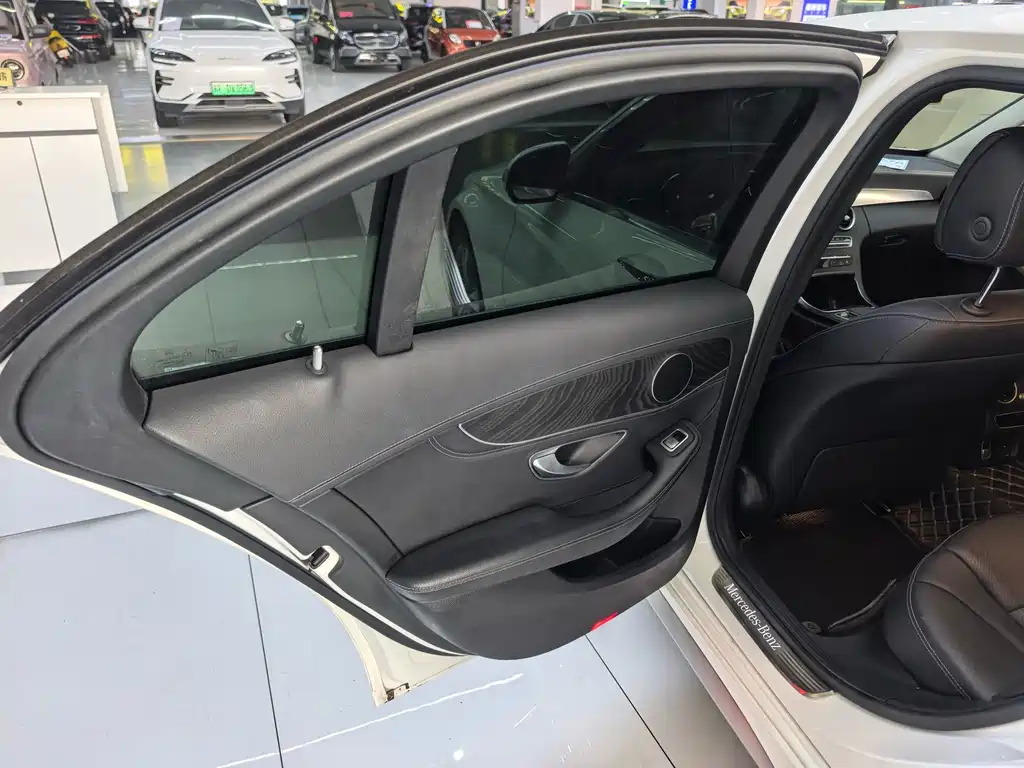 MERCEDES-BENZ C CLASS