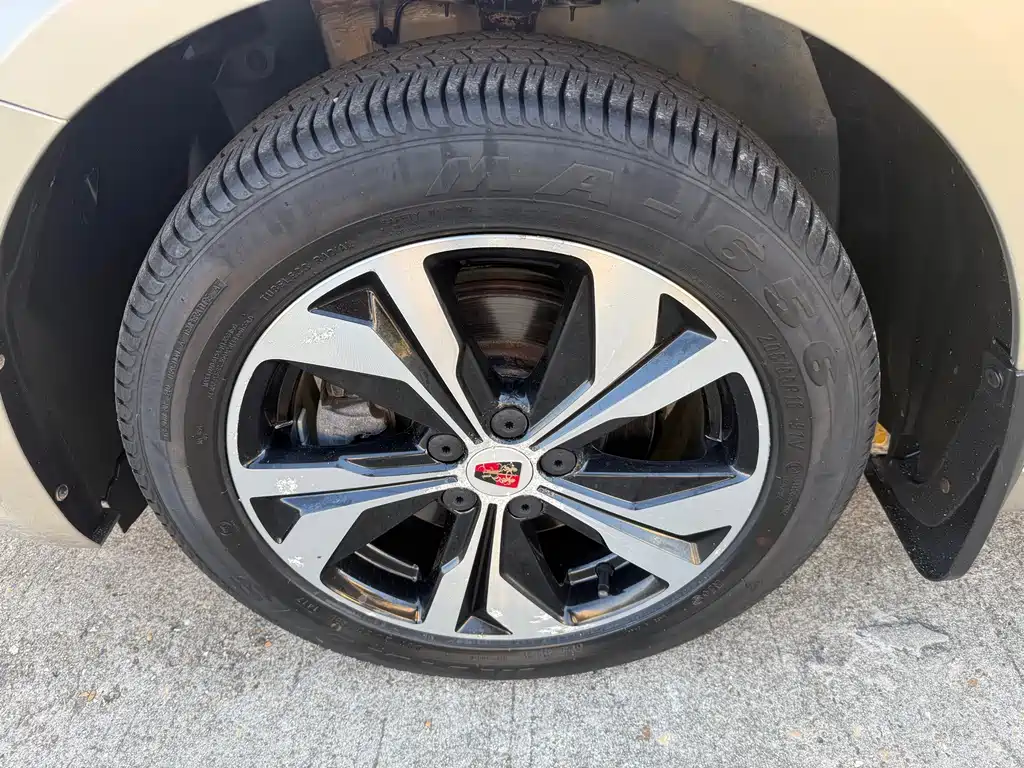 Roewe 360 — миниатюра 10