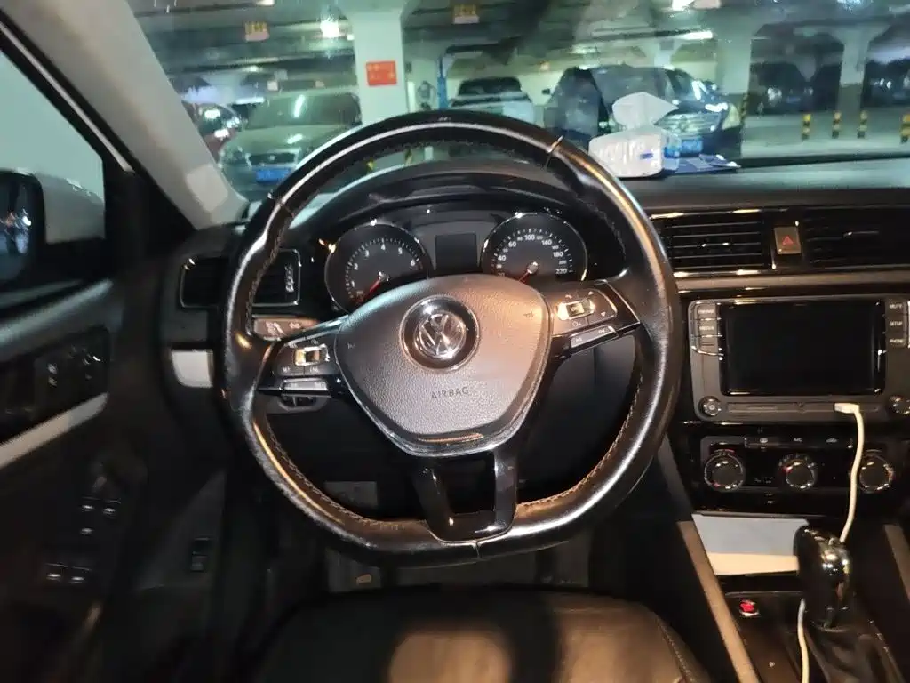 Volkswagen Sagitar — миниатюра 3