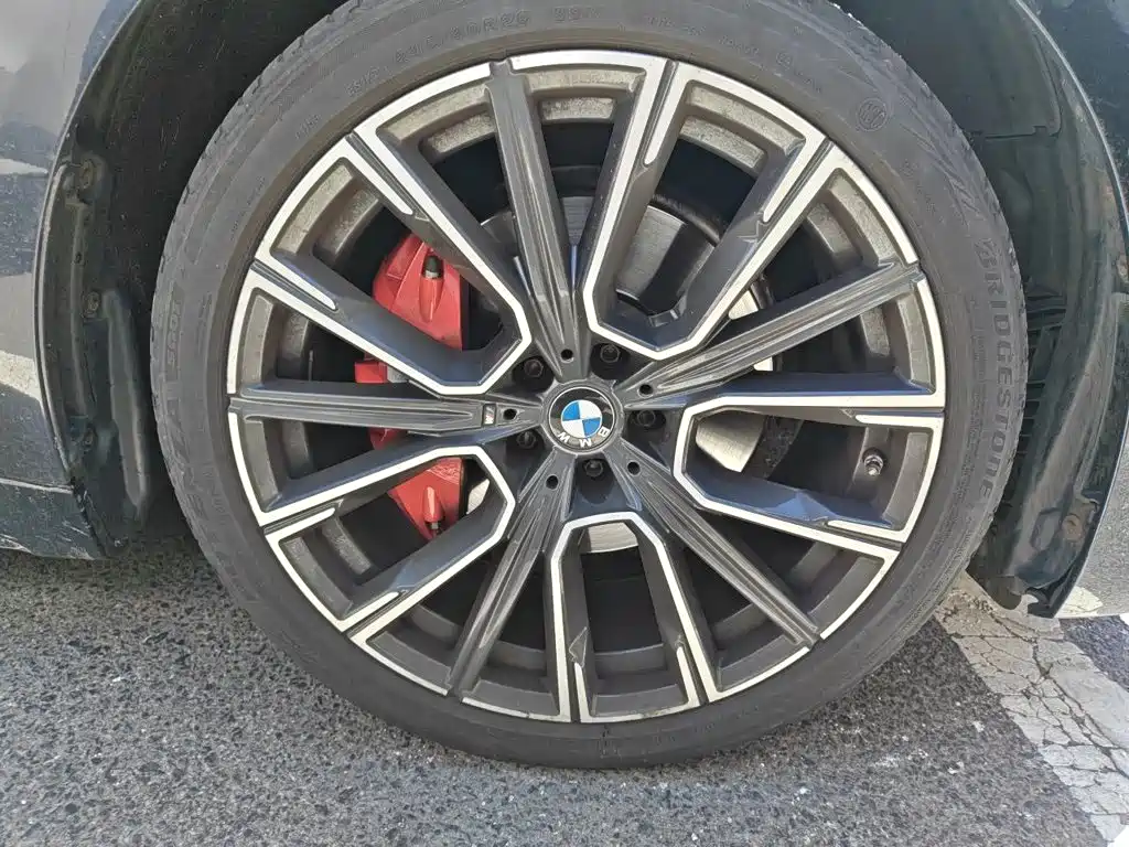 BMW 7 Series — миниатюра 8