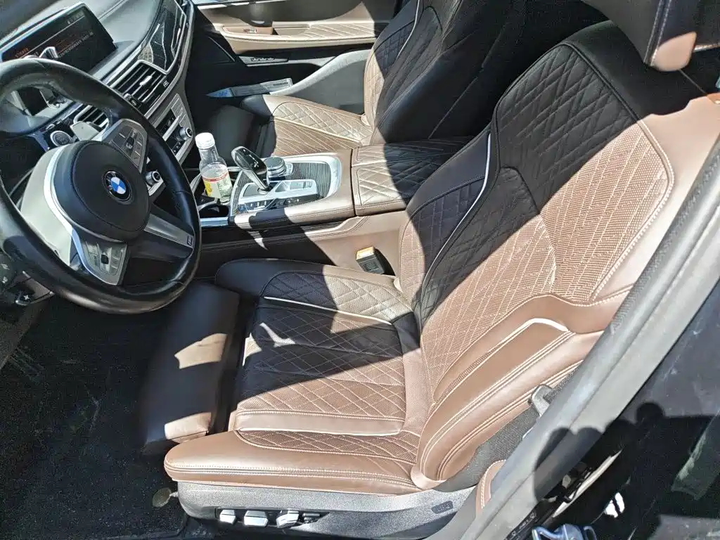 BMW 7 Series — миниатюра 16