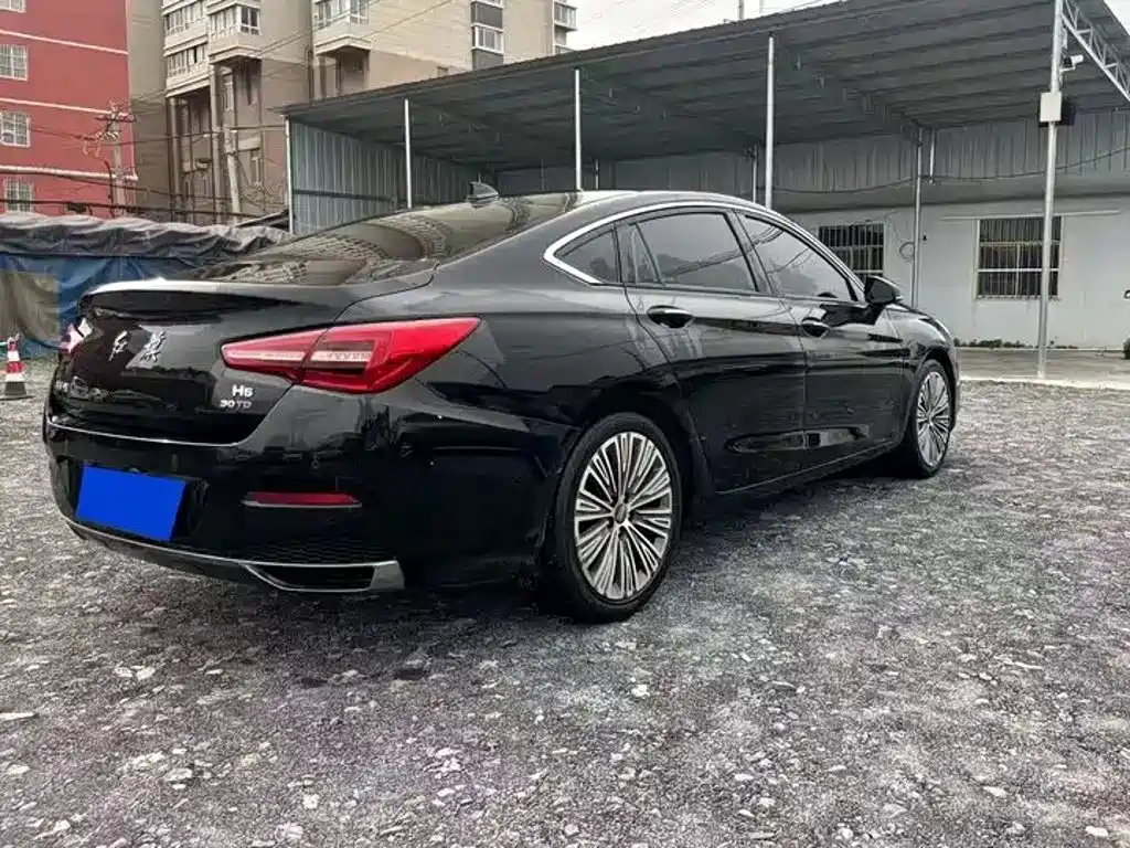Hongqi Hongqi H5 — миниатюра 8