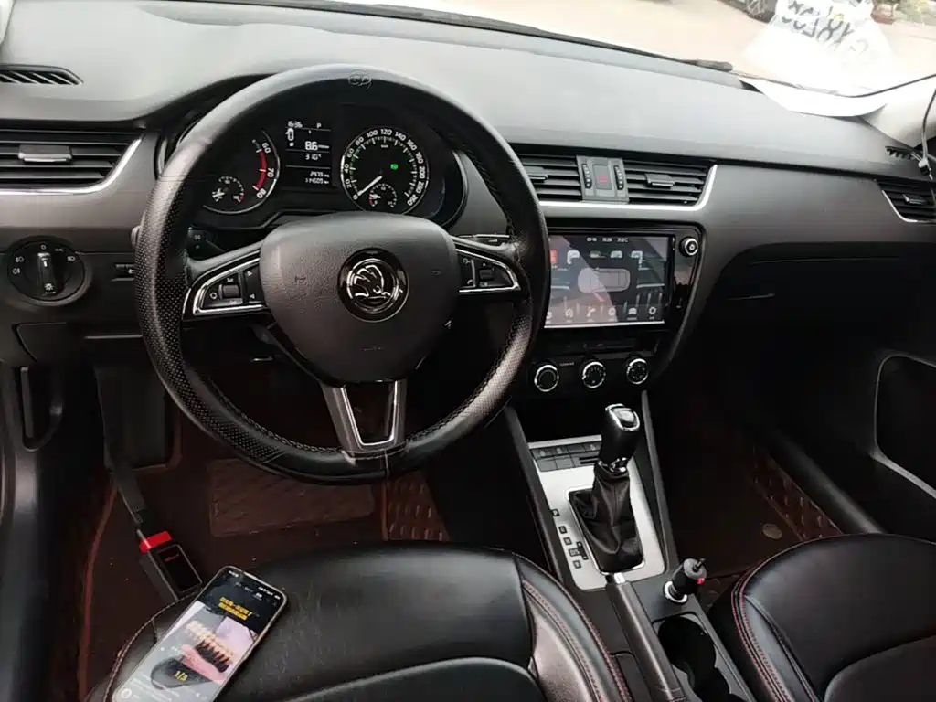 Skoda Octavia — миниатюра 10