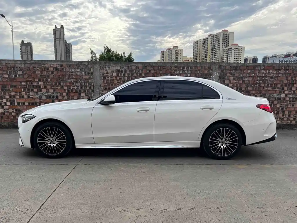 Mercedes-Benz C-Class — миниатюра 7