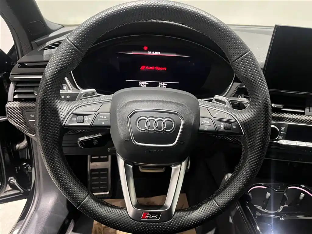 AUDI RS 4