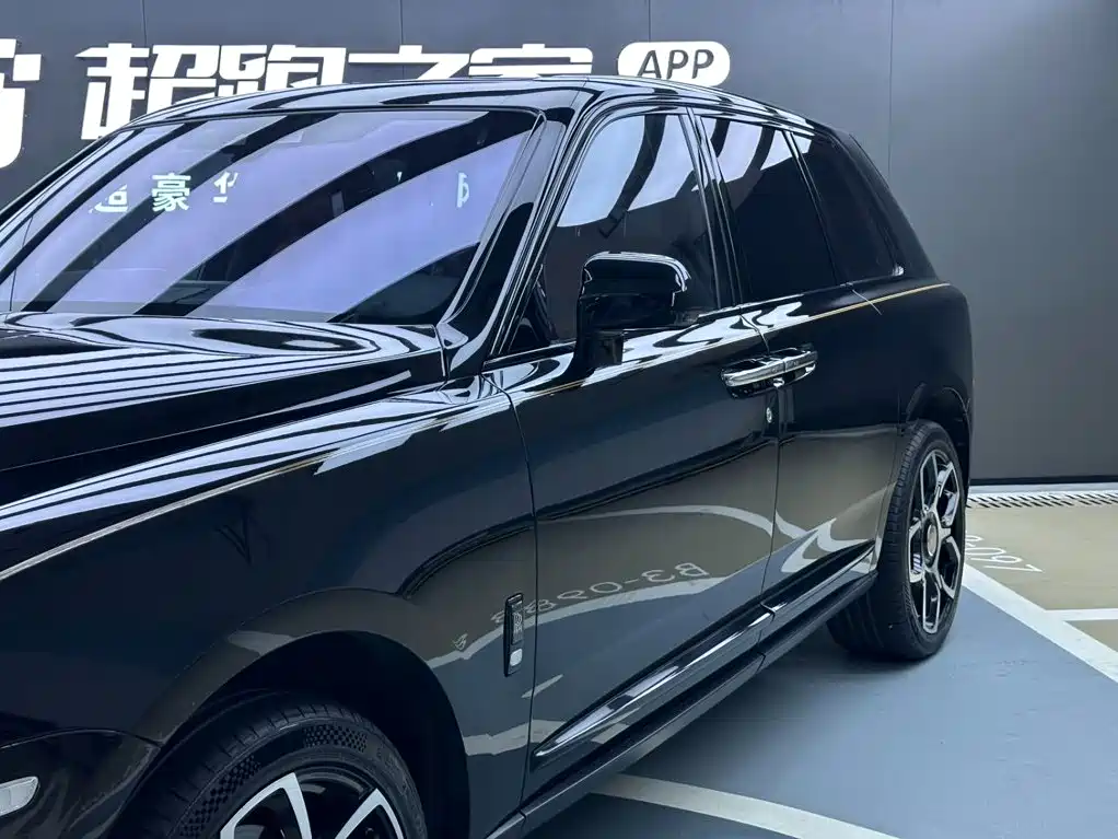Rolls-Royce Cullinan — миниатюра 7