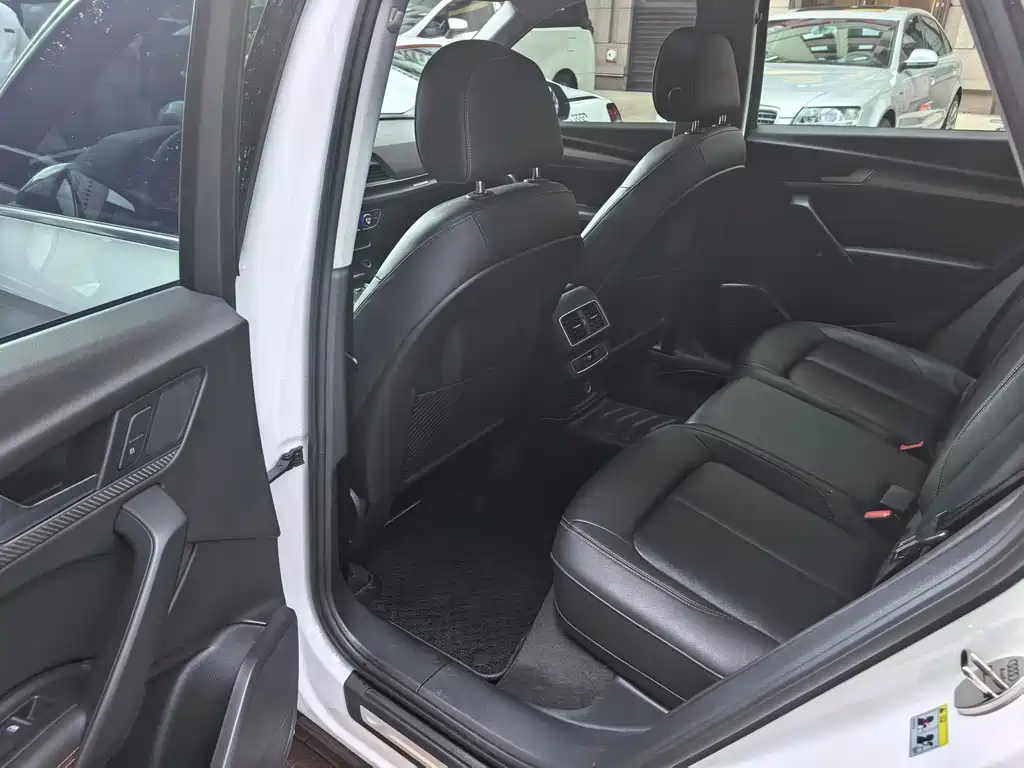 Audi Q5L — миниатюра 10