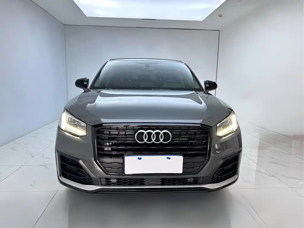 Audi Q2L 2021 35 TFSI Fashion