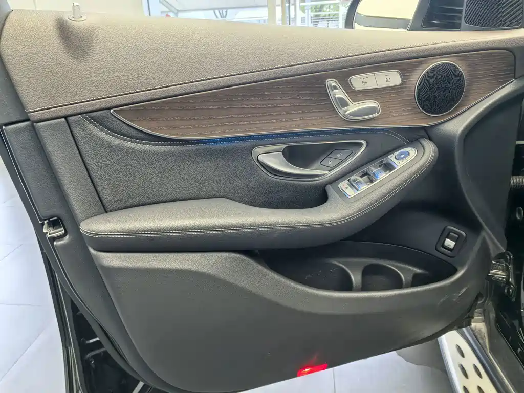 Mercedes-Benz GLC — миниатюра 16