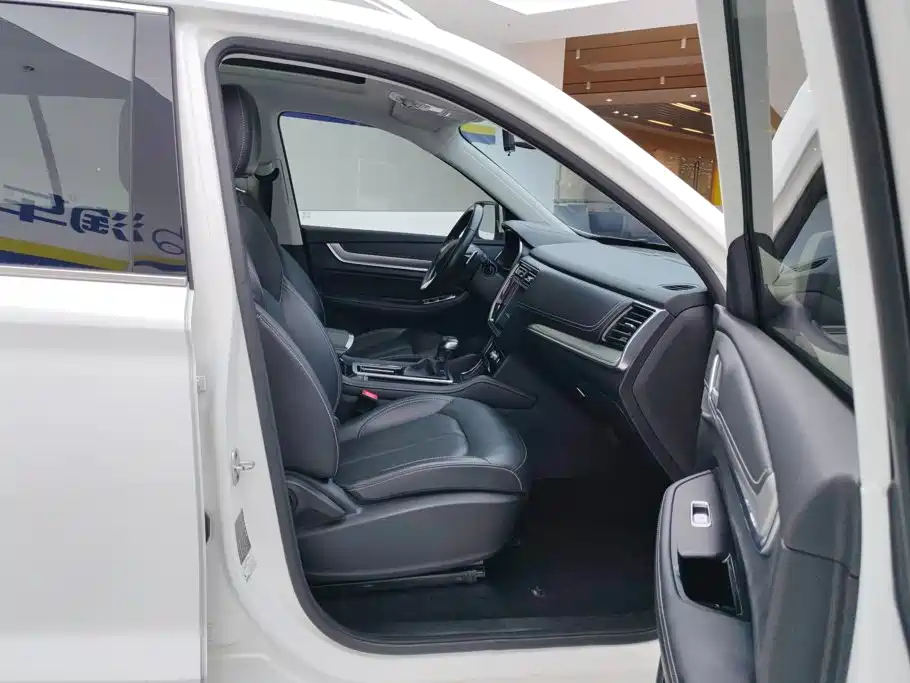Roewe RX8 — миниатюра 8