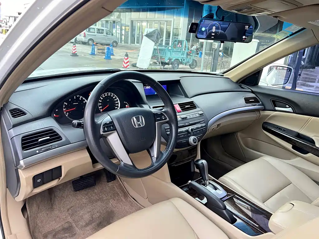 Honda Accord — миниатюра 5