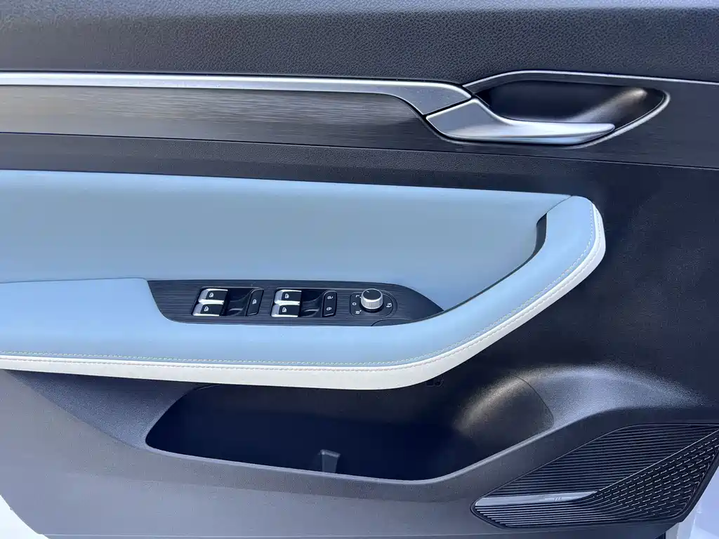 Geely Emgrand S — миниатюра 8