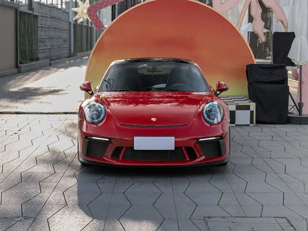 PORSCHE 911