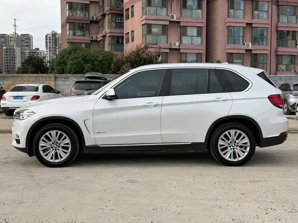BMW X5 (Import) — миниатюра 3