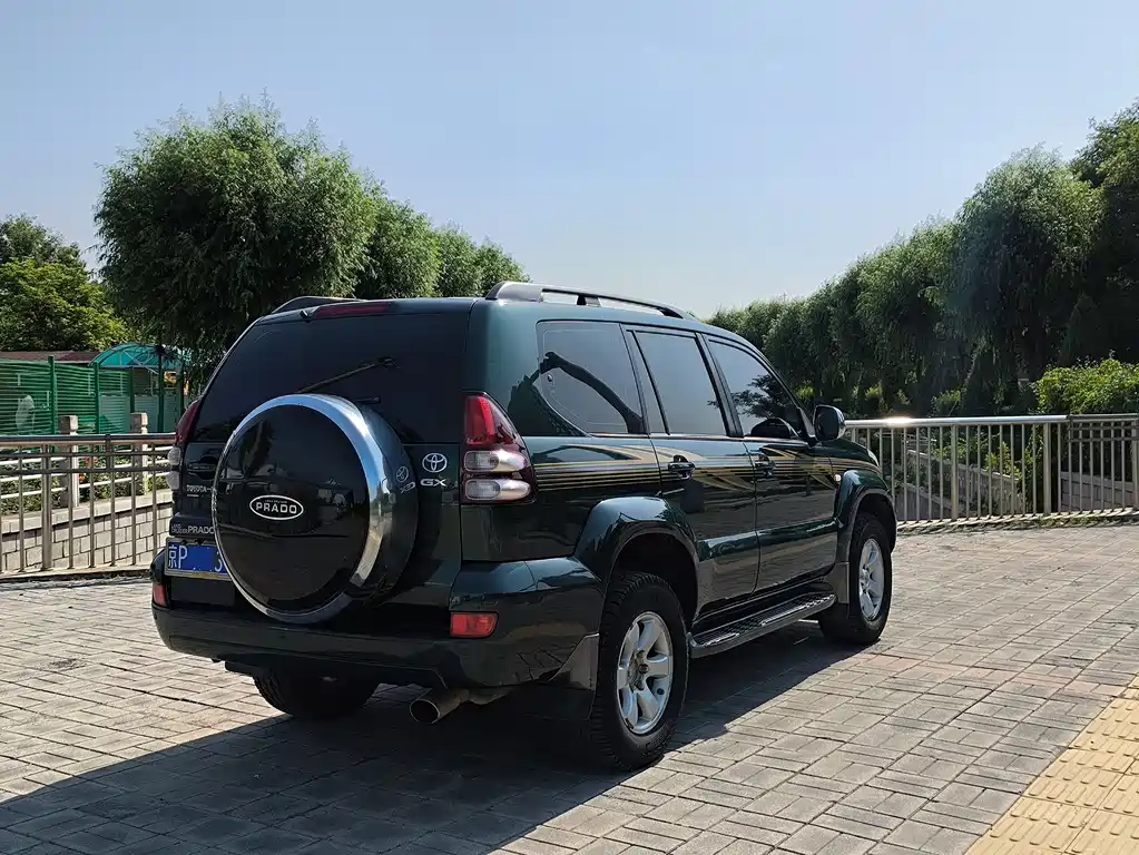 Toyota Land Cruiser Prado 2005 4.0L AT GX Luxury