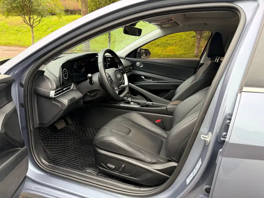 Hyundai Elantra — миниатюра 5