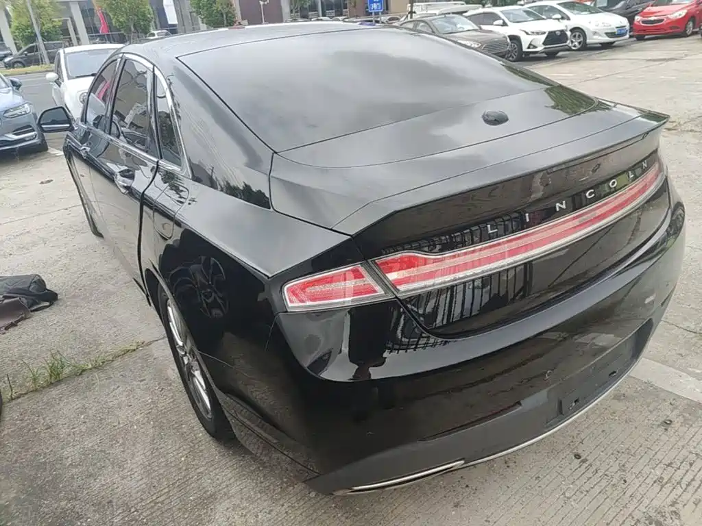 Lincoln MKZ — миниатюра 5