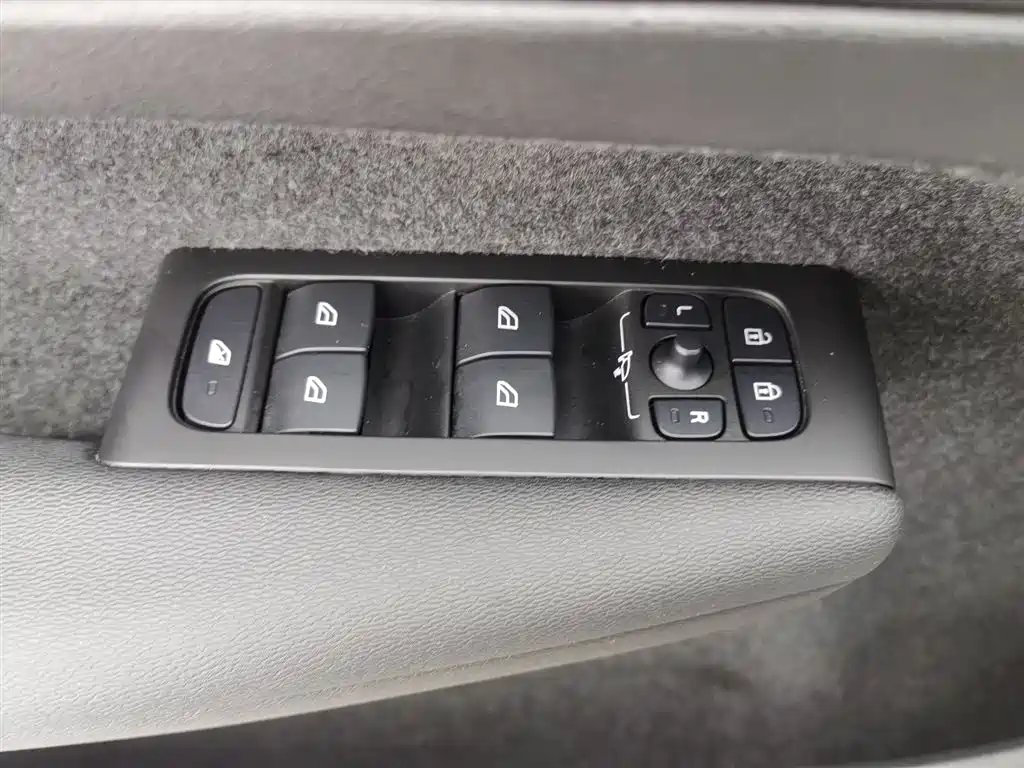 Volvo XC40 2024 B3 Luxury