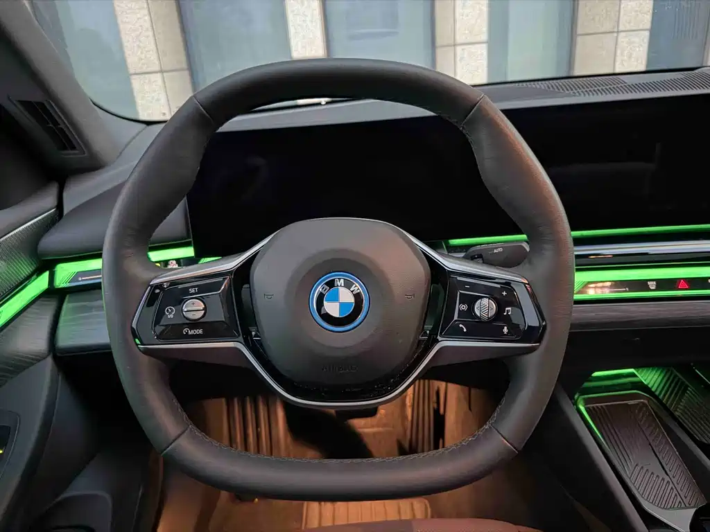 BMW i5 — миниатюра 11