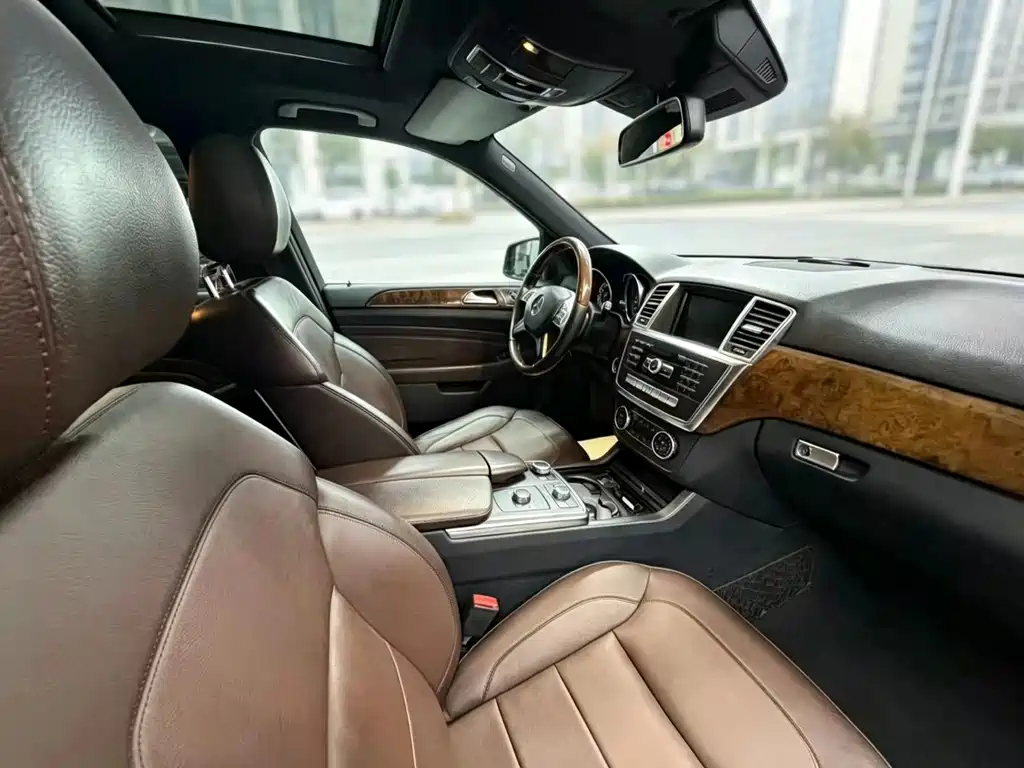 Mercedes-Benz M-Class — миниатюра 6